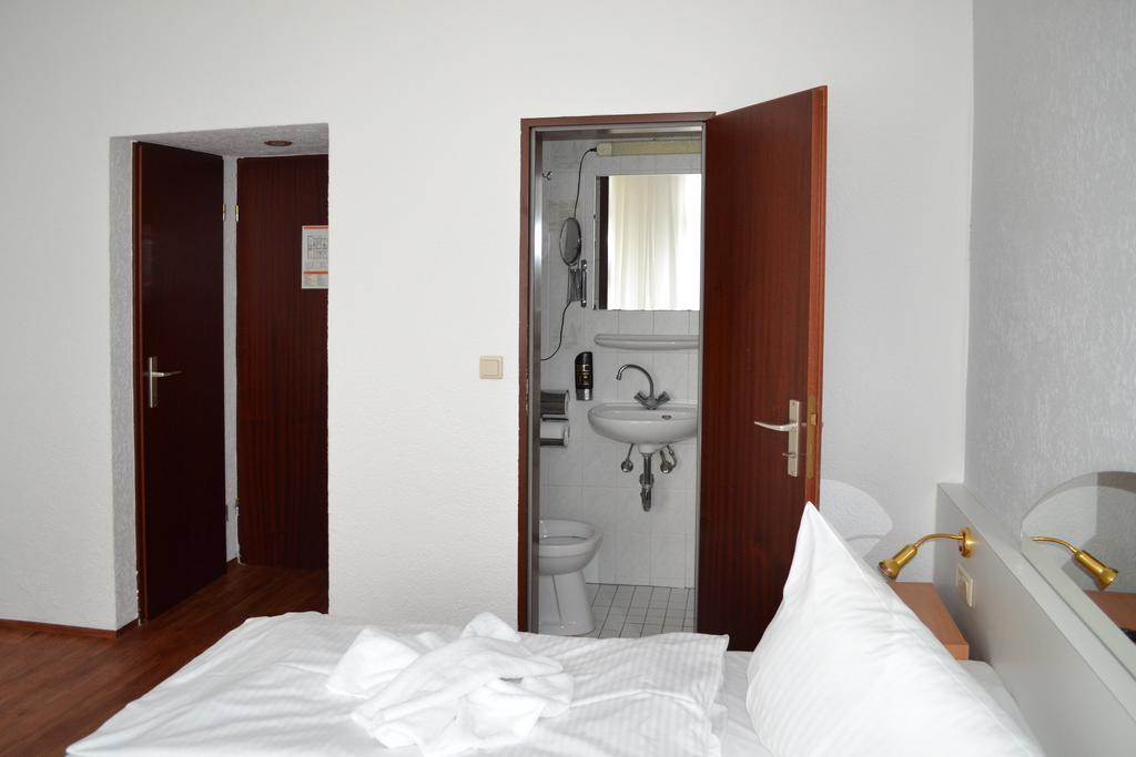 Hotel - Pension Haubach 2* Berlino